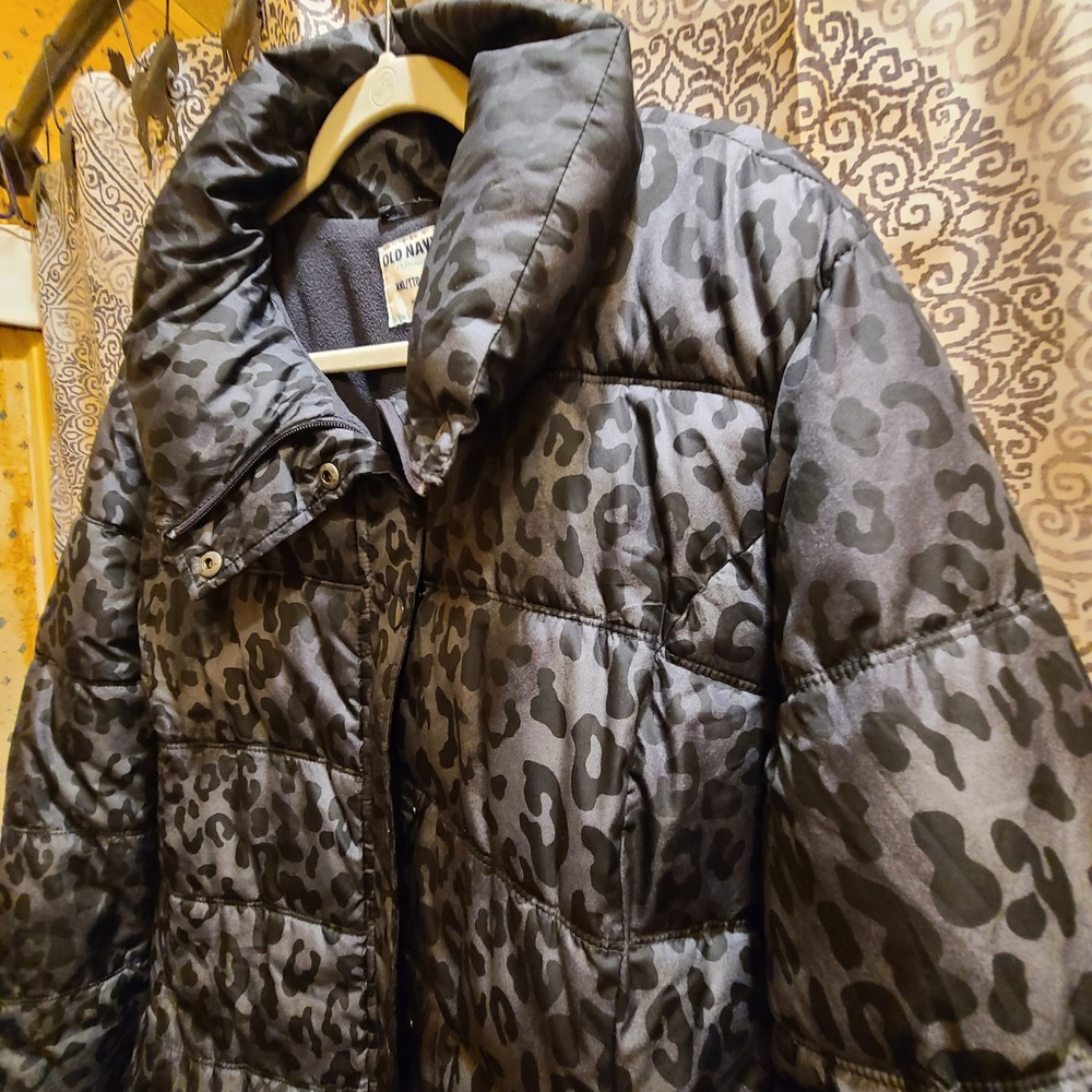 Old Navy Puffer Jacket Womens XXL Gray Black Leopard Print Used Quilted Fleece - Picture 10 of 11